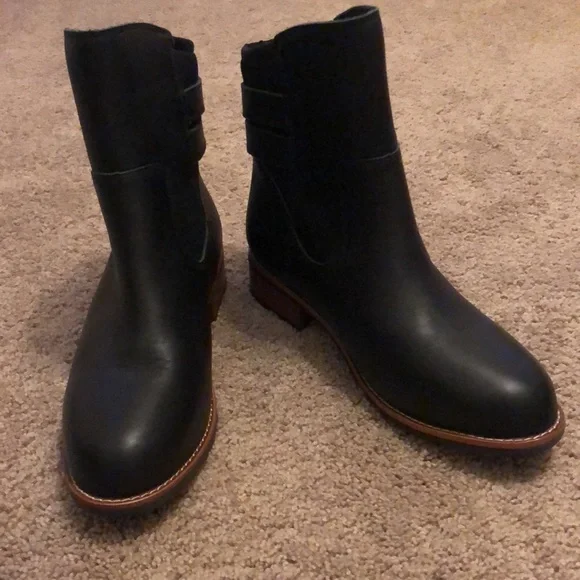 Muck Boots Liberty Ankle Waterproof Leather Boots - Picture 3 of 12